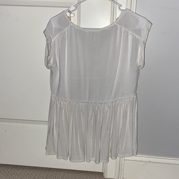 Simple flowy top - Picture 2 of 2